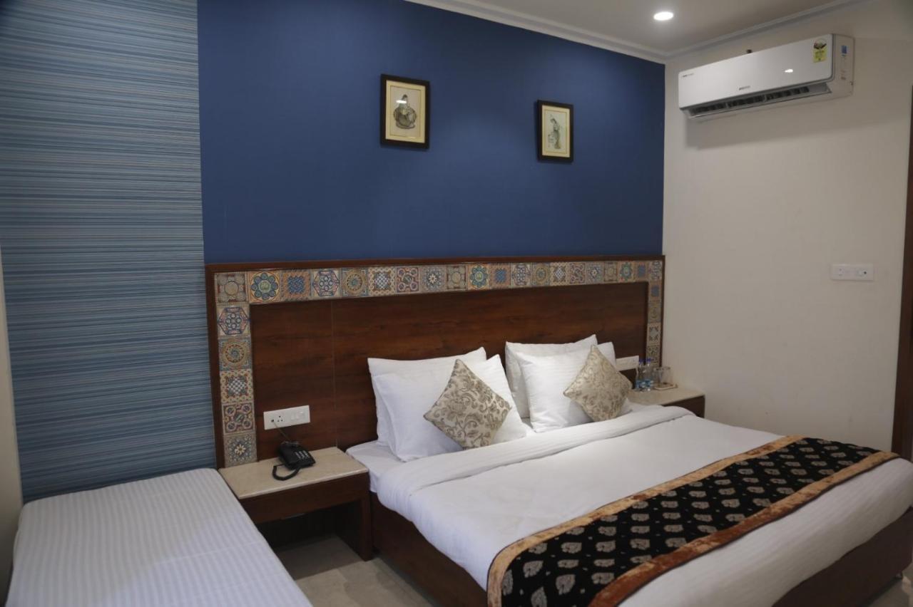 Hotel Executive Club Bareilly Exterior foto