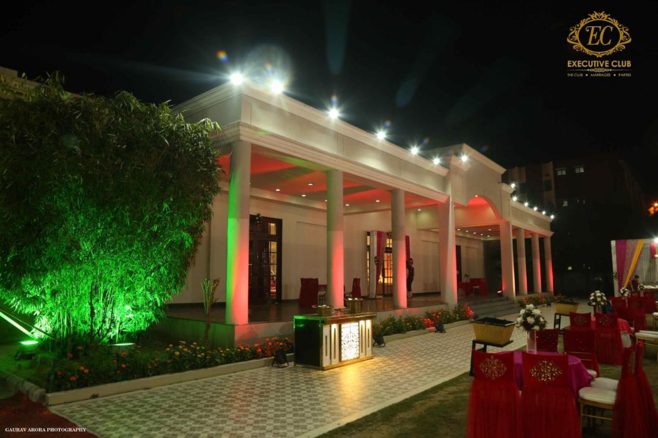 Hotel Executive Club Bareilly Exterior foto