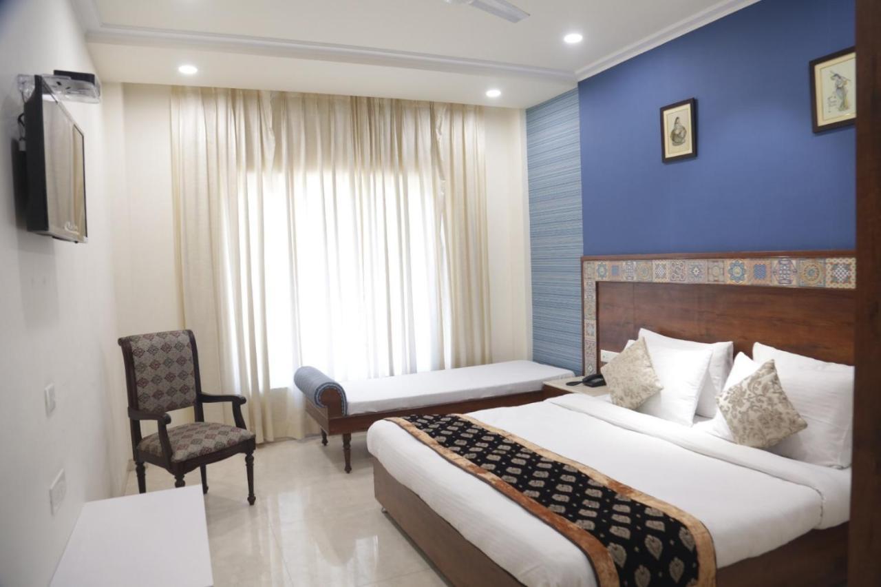 Hotel Executive Club Bareilly Exterior foto